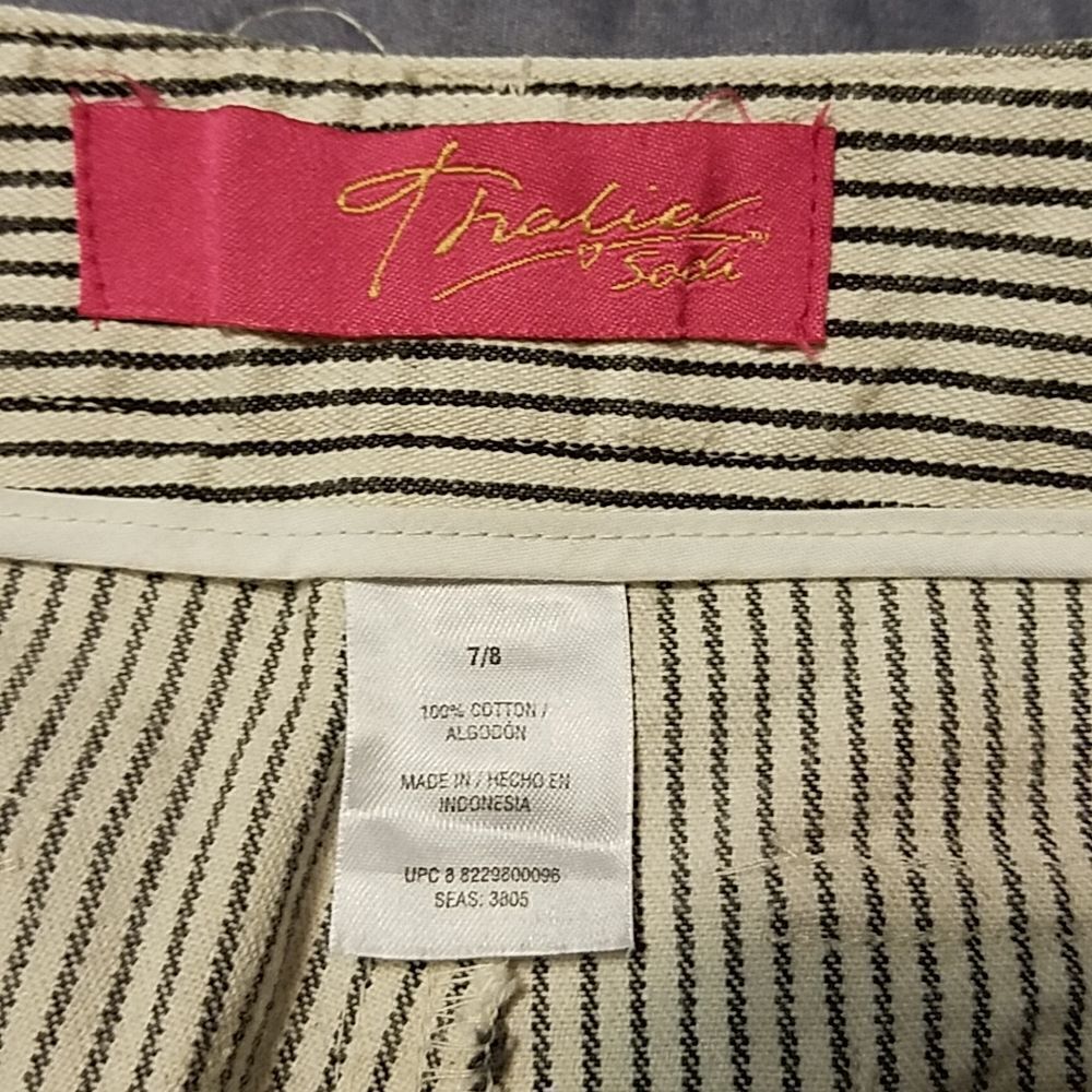 Striped Capris size 7/8 - Picture 3 of 4